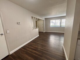 1055 Mohr Ln in Concord, CA - Building Photo