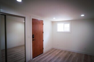 156 S Pecan St in Los Angeles, CA - Foto de edificio - Building Photo