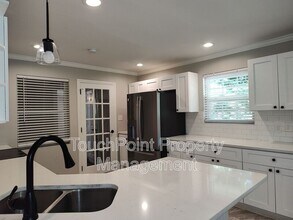 3401 Bonaire Dr in Charlotte, NC - Foto de edificio - Building Photo