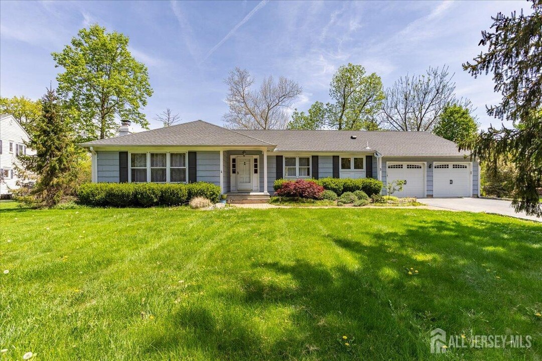 3 Spruce Ln in Princeton, NJ - Building Photo