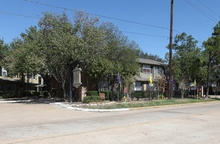 Harpers Mill in Houston, TX - Building Photo