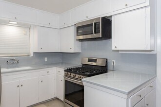 4321 Costa Rica Rd in Houston, TX - Foto de edificio - Building Photo