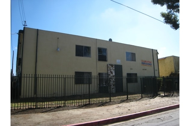 Atlantic Apartments in Compton, CA - Building Photo - Building Photo