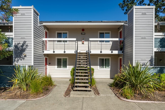 Marion Park in Novato, CA - Foto de edificio - Building Photo