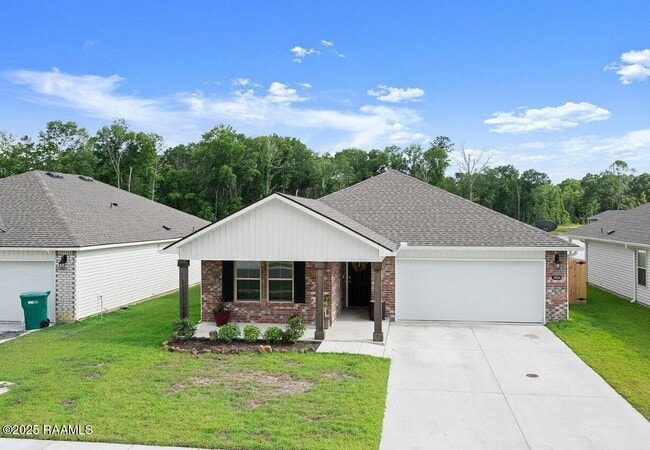 35326 Grovemont Dr in Denham Springs, LA - Building Photo - Building Photo