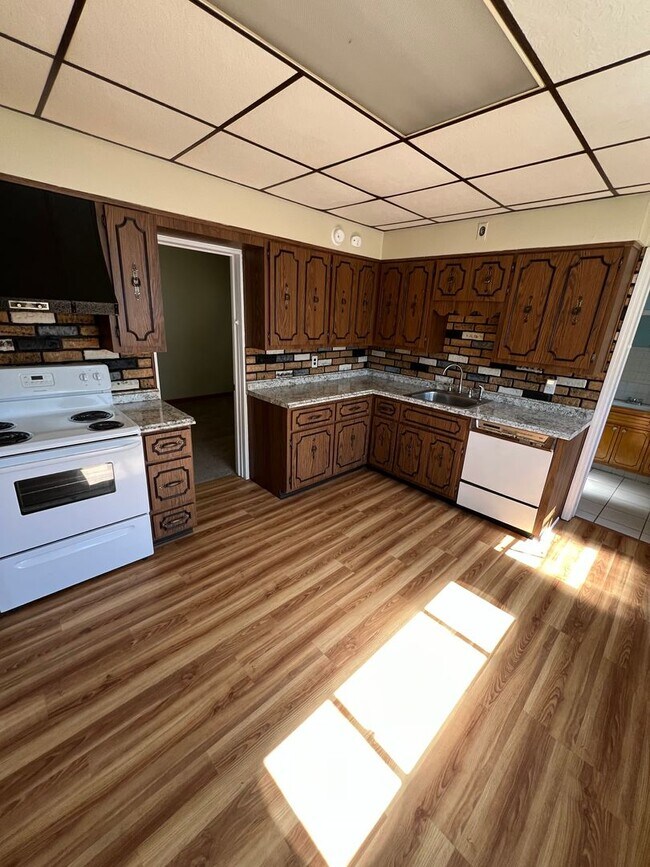 1502 W Locust St-Unit -Lower in Scranton, PA - Building Photo - Building Photo
