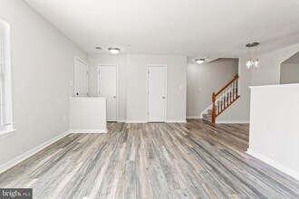 5089 Stapleton Terrace in Frederick, MD - Foto de edificio - Building Photo