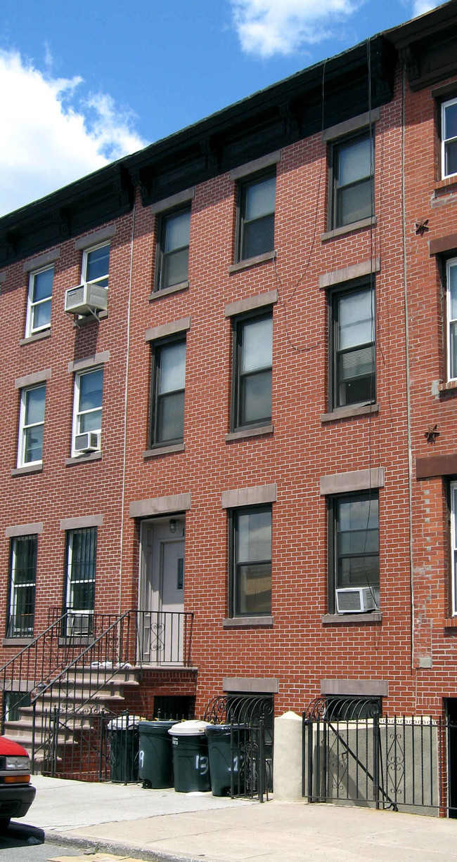 139 Huntington St in Brooklyn, NY - Building Photo - Building Photo