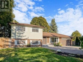 15 Jasmine Crescent in Whitchurch-Stouffville, ON - Building Photo