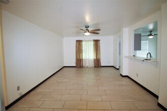 3827 Dogwood Tr in Baytown, TX - Building Photo - Building Photo