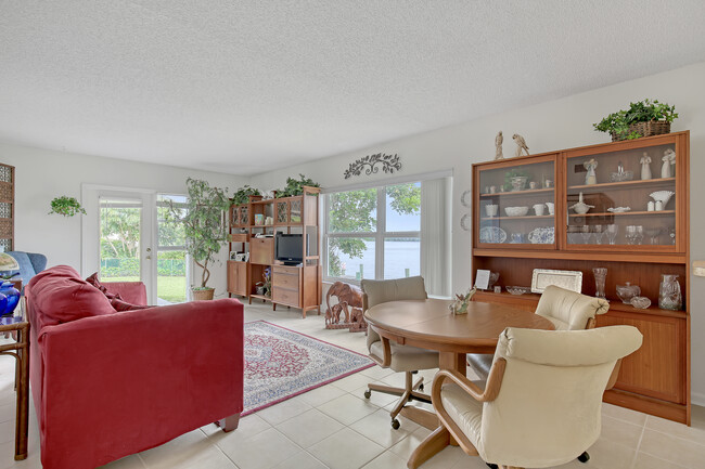 1515 Minutemen Cswy in Cocoa Beach, FL - Building Photo - Interior Photo