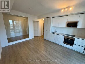 28-3728 Widmer St in Toronto, ON - Building Photo - Building Photo