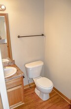 2866 W Hillshire Dr in Fayetteville, AR - Building Photo - Building Photo