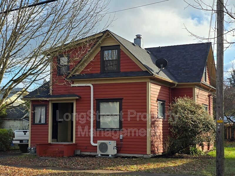 1052 SW Western Blvd in Corvallis, OR - Building Photo