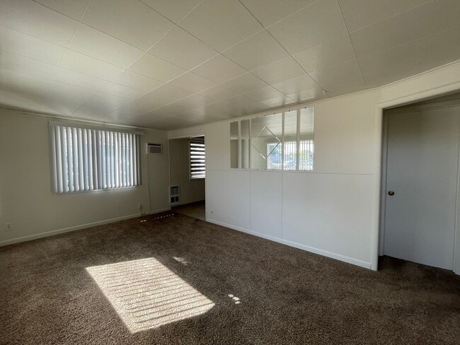 property at 3015 E Augusta Ave