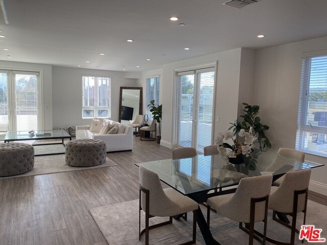 8700 Chalmers Dr in Los Angeles, CA - Building Photo - Building Photo