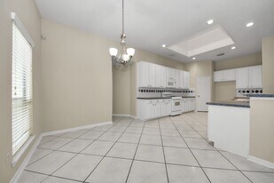 10214 White Oak Trail Ln in Houston, TX - Building Photo