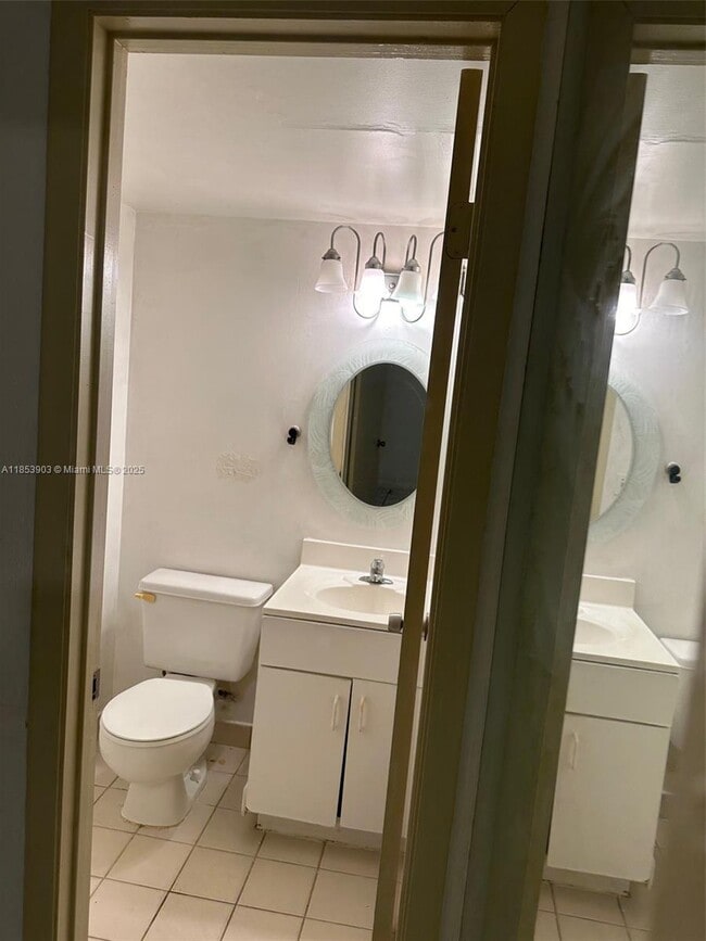 11309 SW 200th St in Miami, FL - Building Photo - Building Photo