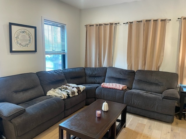 410 Shirley St, Unit 410 Shirley St #2 in Winthrop, MA - Building Photo - Building Photo