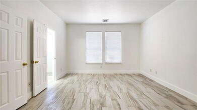 7518 Oakwood Canyon Dr in Cypress, TX - Building Photo - Building Photo