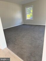 6 S 4th St in Millville, NJ - Building Photo