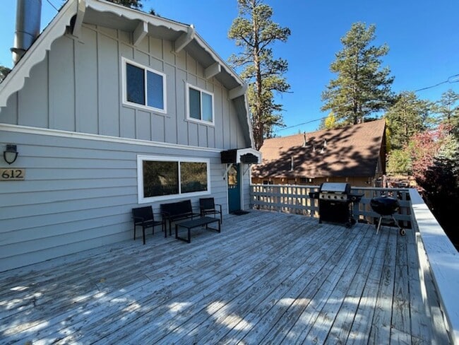 612 Booth Way in Big Bear, CA - Building Photo - Building Photo