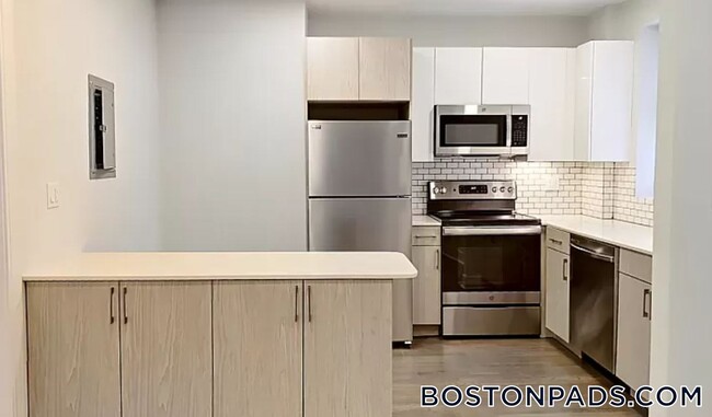 11 Queensberry St in Boston, MA - Building Photo - Building Photo