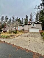 2816 W Dell Dr in Spokane, WA - Building Photo