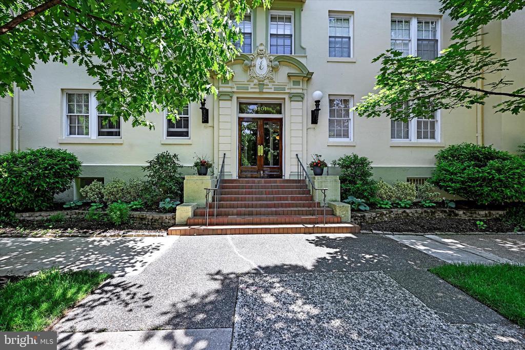 3401 Greenway in Baltimore, MD - Building Photo