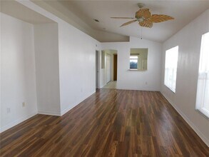 6047 White Sails Dr in Wesley Chapel, FL - Building Photo - Building Photo