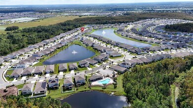 4295 Southern Vis Lp in St. Cloud, FL - Foto de edificio - Building Photo