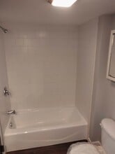 210 Farmington Ave in Hartford, CT - Building Photo - Building Photo