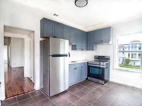 212 Village Ln in Daly City, CA - Building Photo - Building Photo