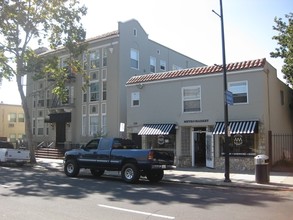 Metro Walk Apartments in San Jose, CA - Building Photo - Building Photo