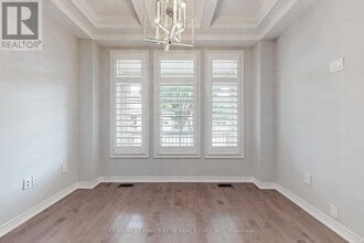 543 Bridgeview Rd in Oakville, ON - Building Photo - Building Photo