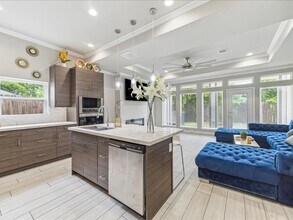 4713 New Orleans St in Houston, TX - Building Photo - Building Photo