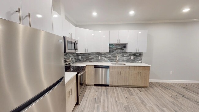 340 West Side Ave in Jersey City, NJ - Building Photo - Building Photo