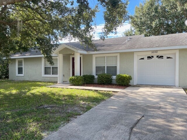 1692 Whipple Dr in Deltona, FL - Building Photo