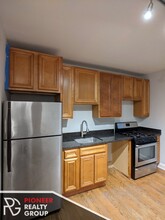 5029 N Harding Ave, Unit 1E in Chicago, IL - Building Photo - Building Photo