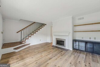 98 La Rue Pl NW in Atlanta, GA - Building Photo - Building Photo