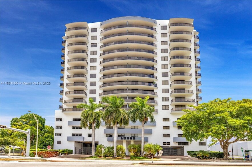 2301 SW 27th Ave, Unit 603 in Miami, FL - Building Photo