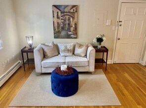 7 Mortimer Pl in Somerville, MA - Building Photo - Building Photo