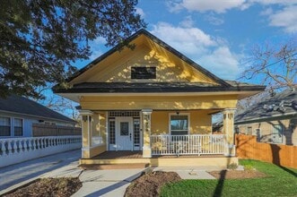 909 Elsbeth St in Dallas, TX - Building Photo - Building Photo