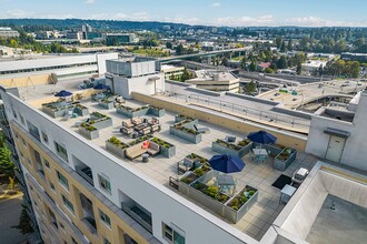 Metro 112 Apartments in Bellevue, WA - Building Photo - Building Photo