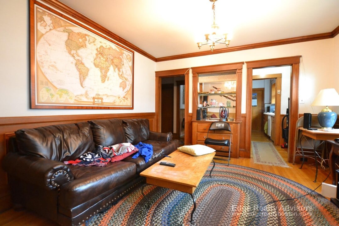 52 Athol St, Unit 2 in Boston, MA - Foto de edificio