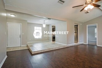 1677 Farm Way in Middleburg, FL - Foto de edificio - Building Photo