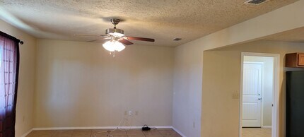 3305 Shady Ln-Unit -3305 in Clovis, NM - Foto de edificio - Building Photo