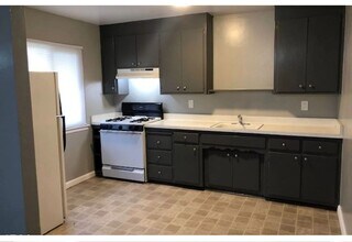 2425 Mariposa Ave in Chico, CA - Building Photo - Building Photo