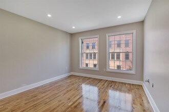 22 Manning Ave-Unit -2 in Jersey City, NJ - Building Photo - Building Photo