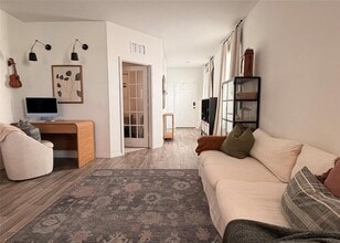 112 Bennington Dr in Liberty Hill, TX - Building Photo - Building Photo